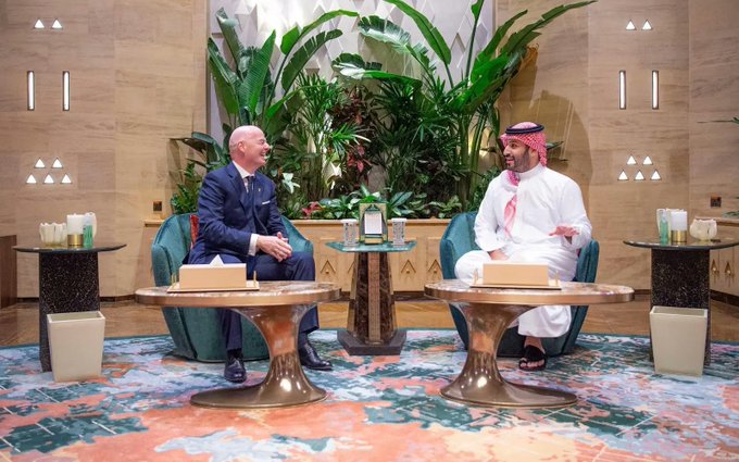 சவுதி பட்டத்து இளவரசர் மற்றும் ஃபிஃபா தலைவர் சந்திப்பு