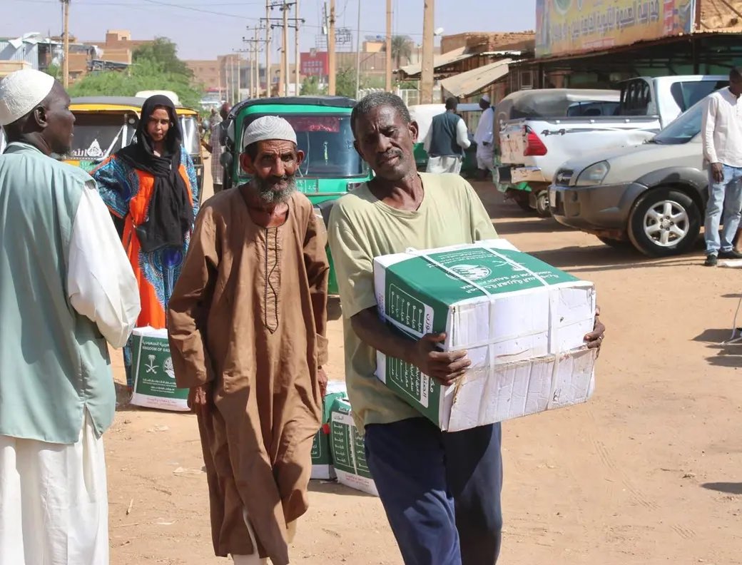 சூடான் மக்களுக்கு சவுதி அரேபியா உணவுப் பொதிகள் விநியோகம்