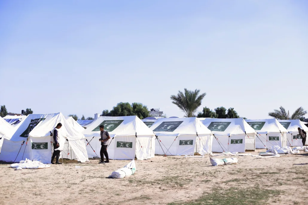 காசாவின் கான் யூனிஸில் புதிய முகாம்