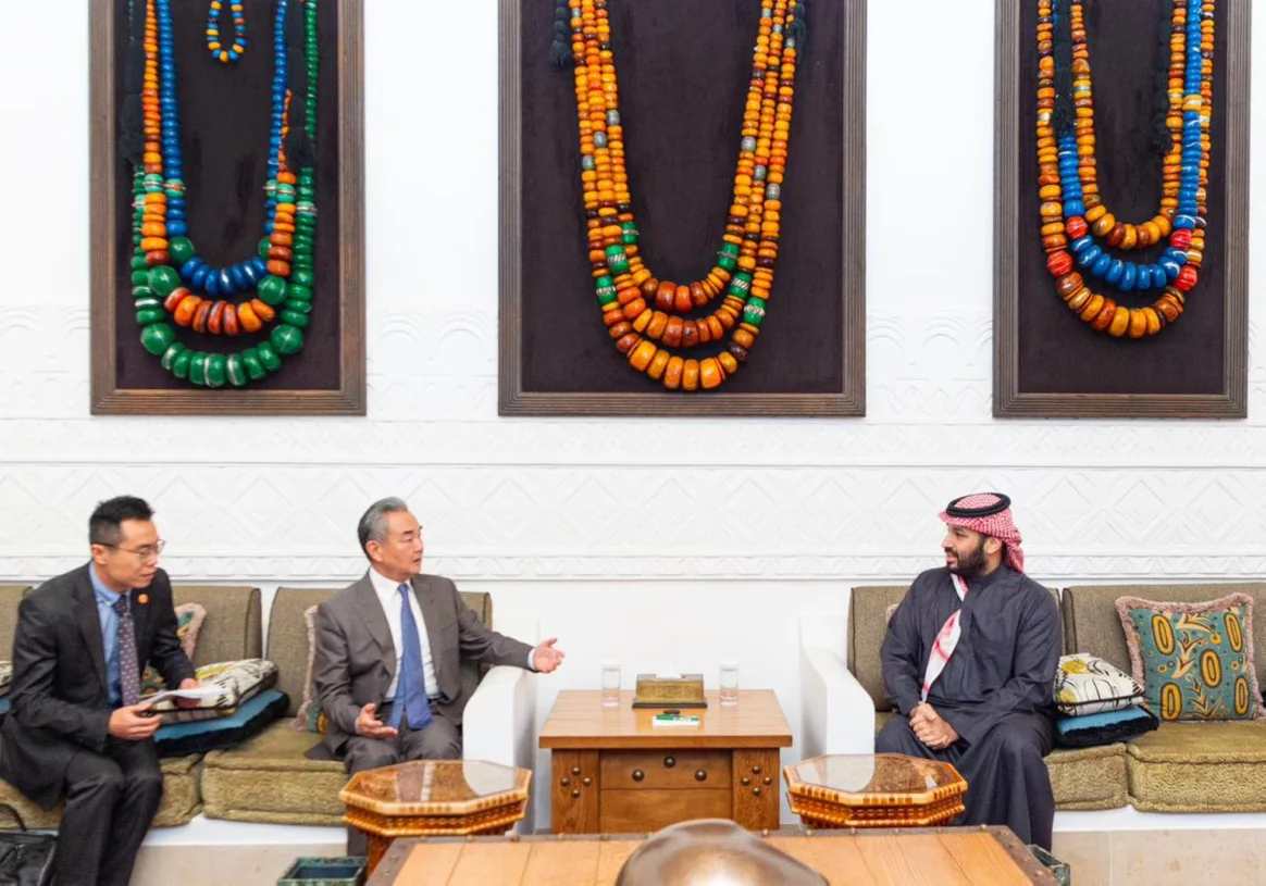 சீன அதிபரின் செய்தியுடன் வந்த வெளியுறவு அமைச்சர் – சவூதி இளவரசருடன் பேச்சுவார்த்தை!