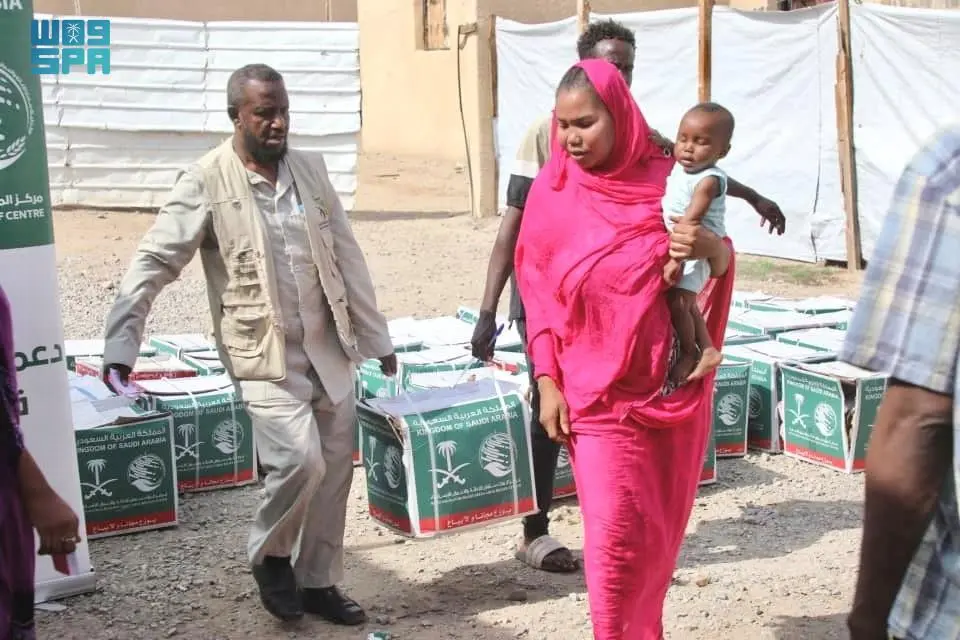 சூடானில் சவூதி அரேபியாவின் உதவிக்கரம்: போர்ட் சூடானில் உணவுப் பொட்டலங்கள் விநியோகம்