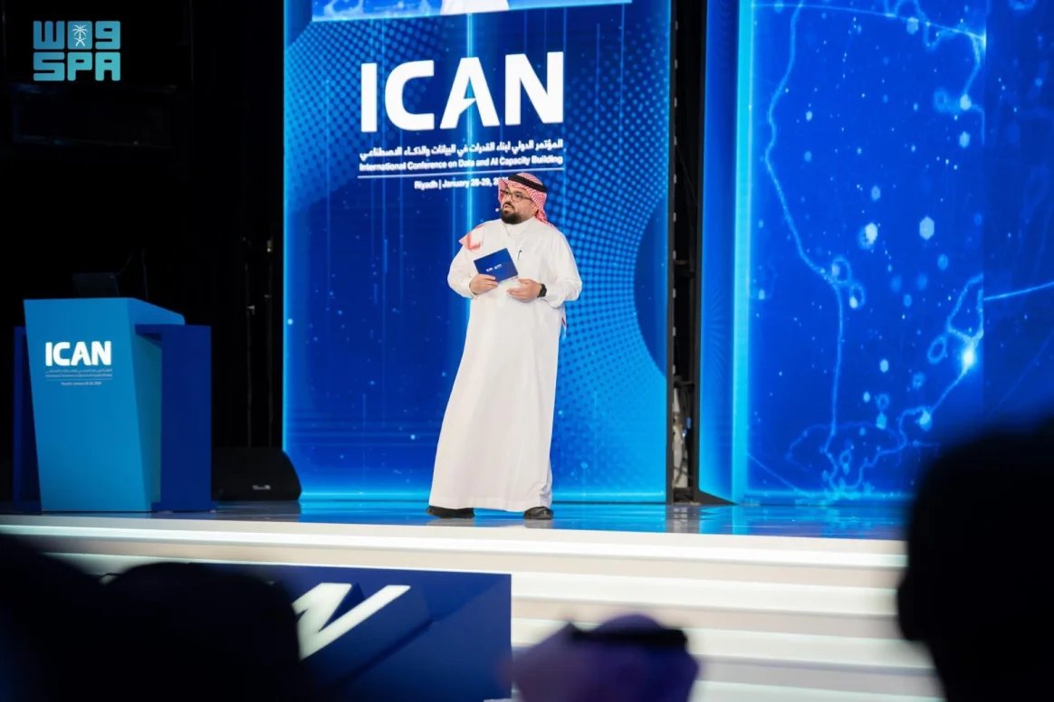 சவூதி அரேபியா: செயற்கை நுண்ணறிவுப் பயிற்சிக்கான புதிய தேசிய தளம் ‘Athka X’ அறிமுகம்! – மைக்ரோசாப்ட், அமேசான் நிறுவனங்களுடன் கூட்டணி